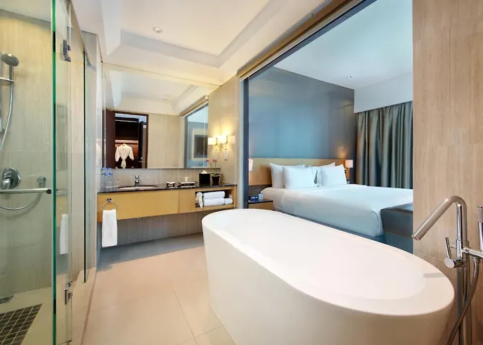 Club King Room